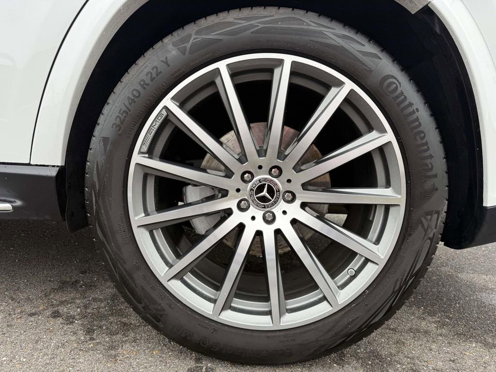 Used 2026 Mercedes-Benz GLS 580 4MATIC image 11
