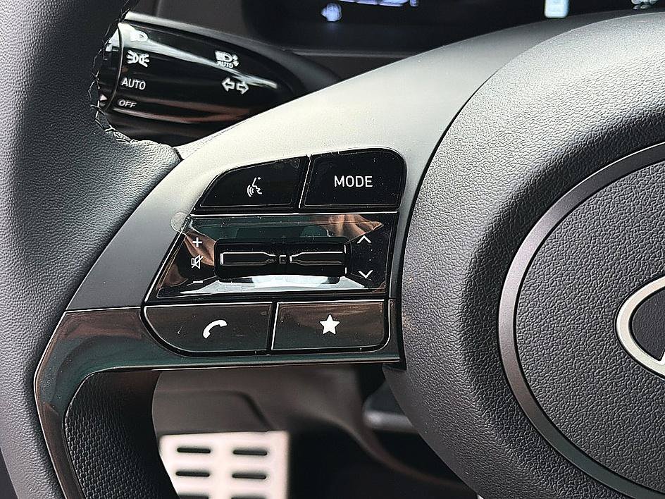 New 2026 Hyundai Elantra SEL Sport FWD image 14