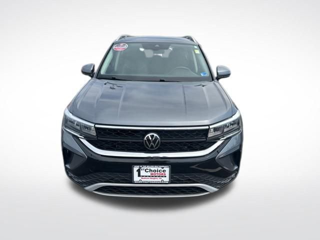 Used 2024 Volkswagen Taos SE image 9
