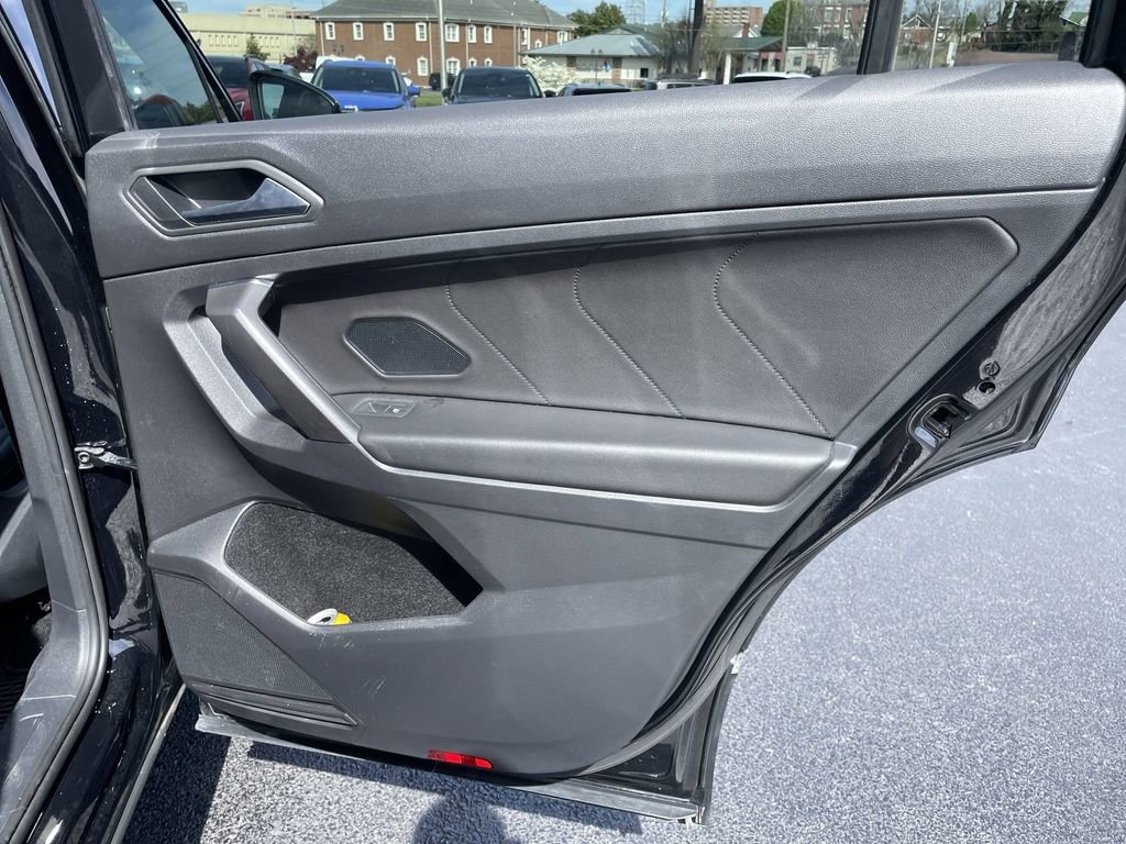 Used 2021 Volkswagen Tiguan SEL Premium R-Line image 25