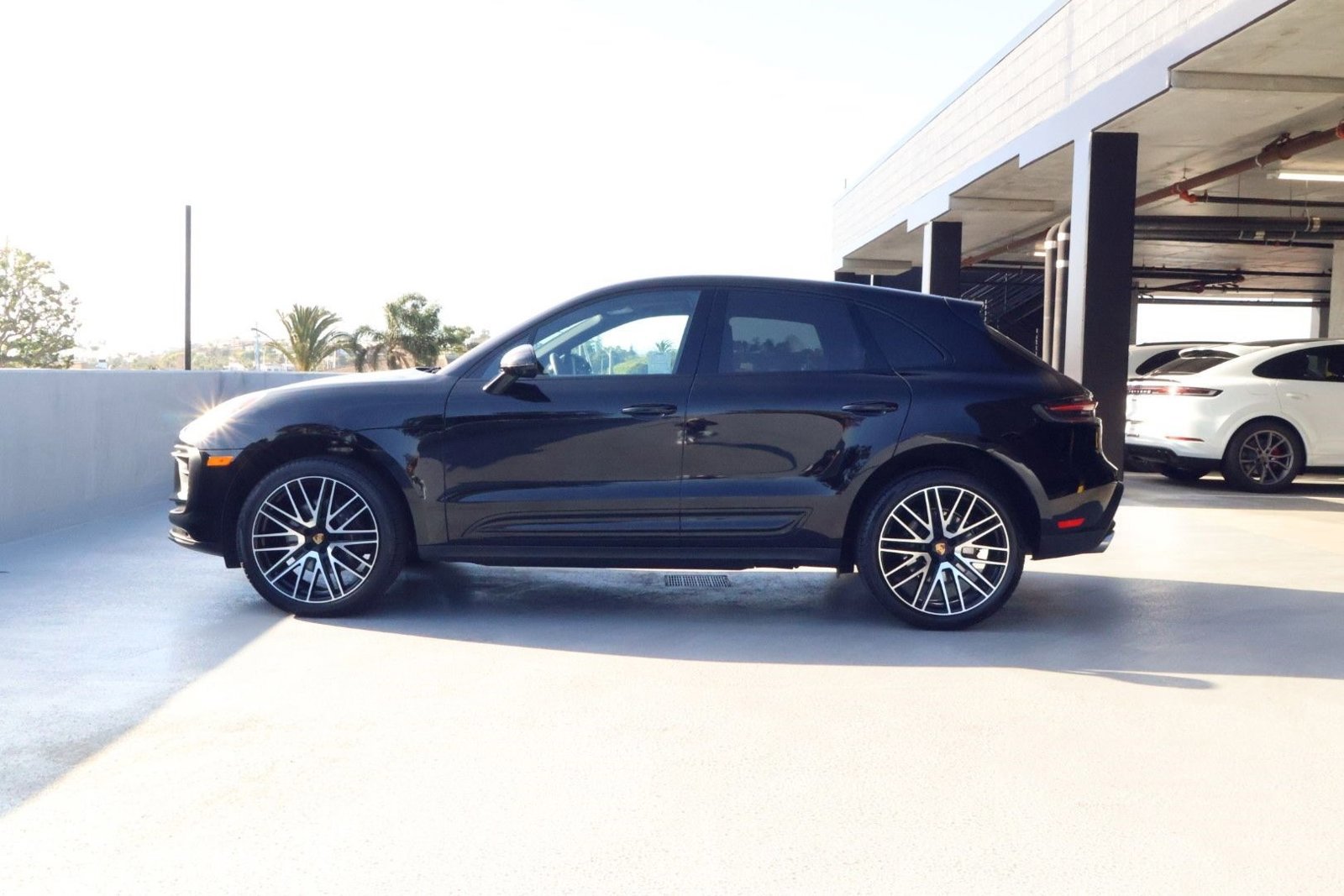 Certified 2025 Porsche Macan video 2