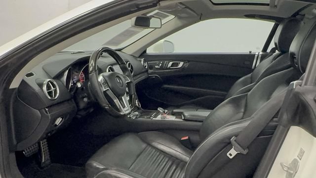 Used 2016 Mercedes-Benz SL 550 w/ Driver Assistance Package image 39