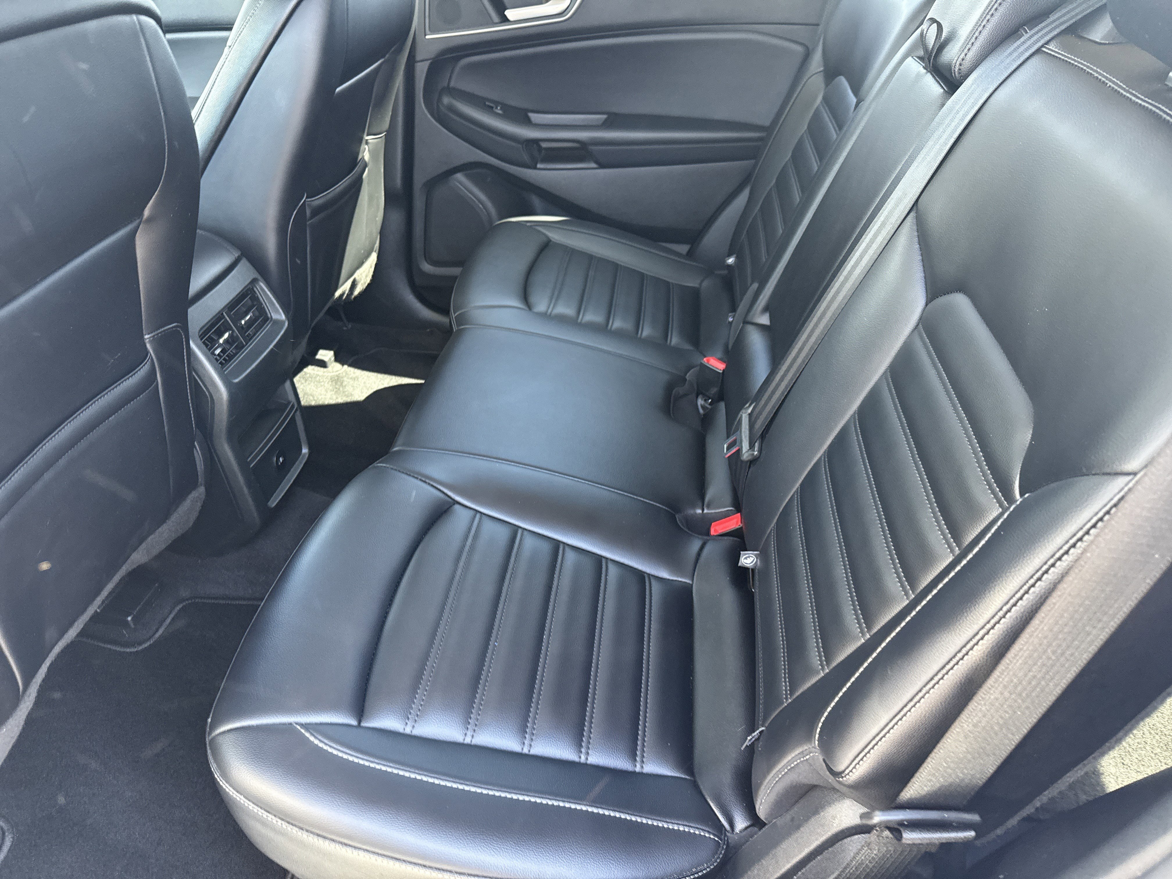 Used 2024 Ford Edge SEL image 11