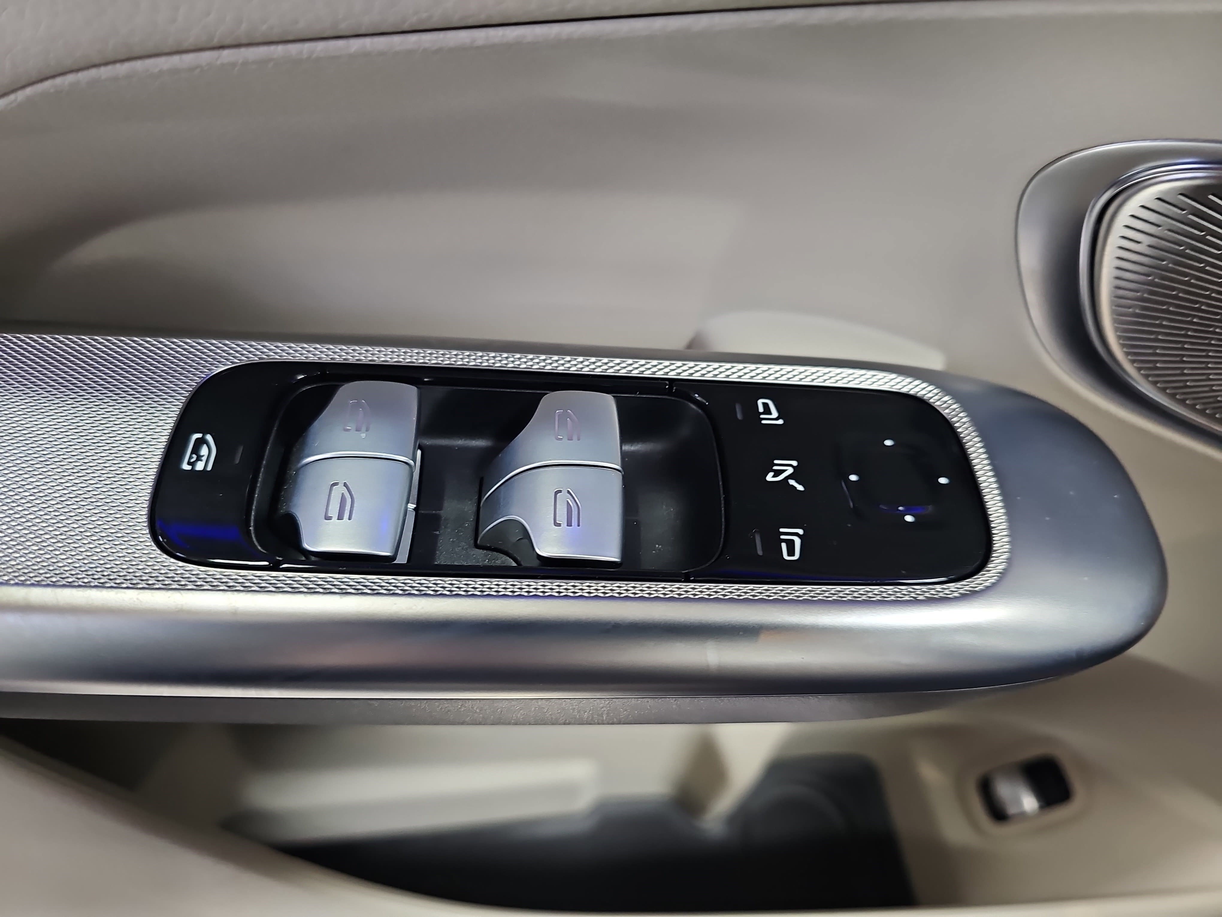 Used 2023 Mercedes-Benz GLC 300 image 30