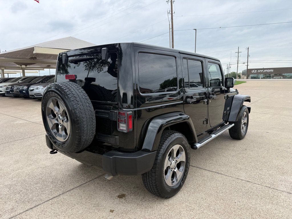 Used 2017 Jeep Wrangler Unlimited Sahara w/ Mopar Chrome Edition Group AWD/4WD image 7