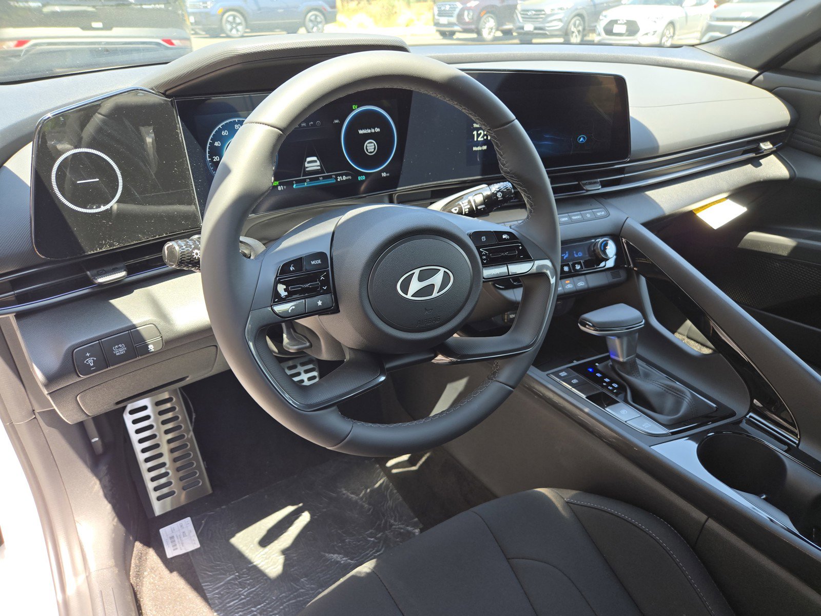 New 2025 Hyundai Elantra SEL image 15