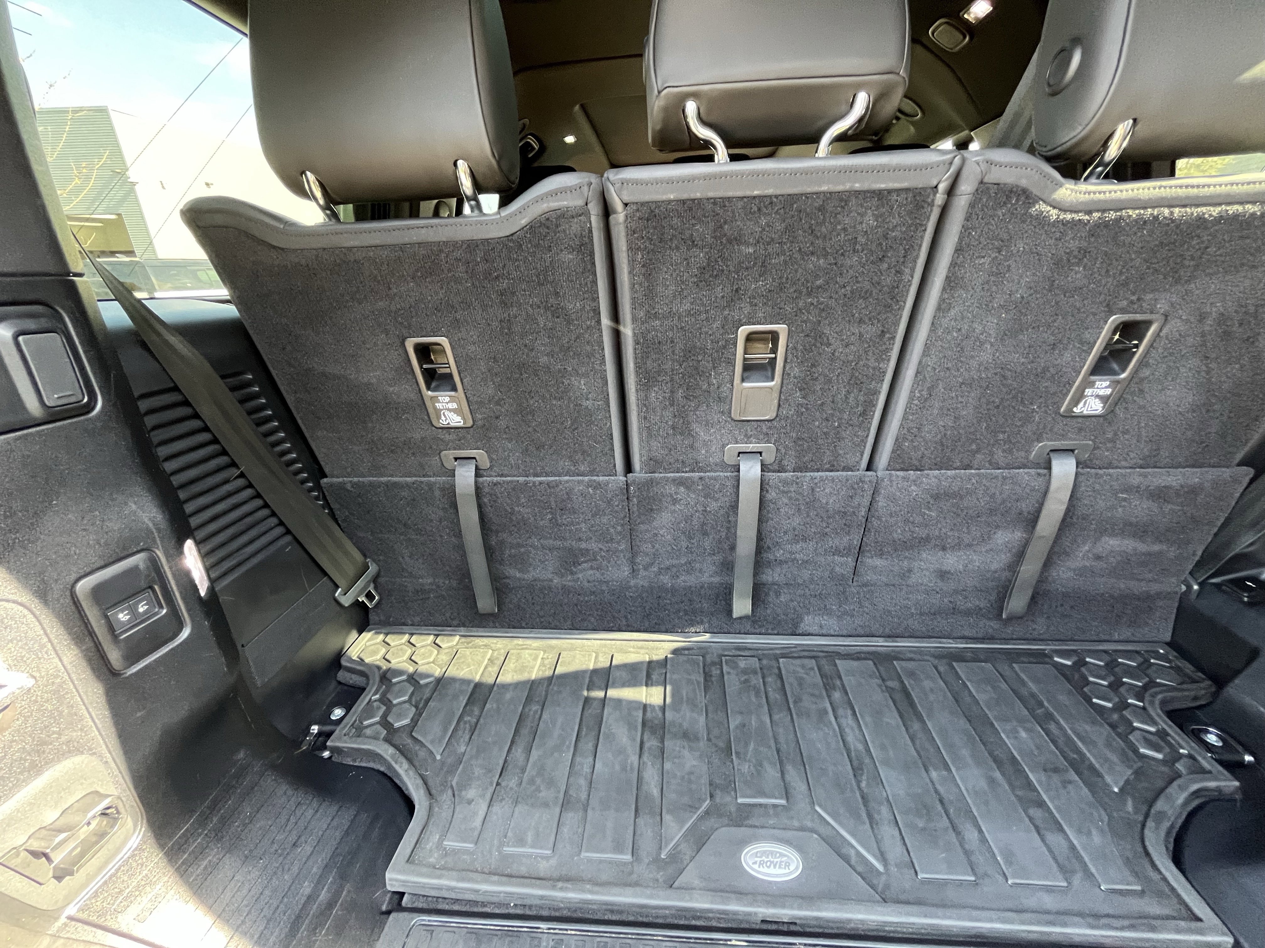 Certified 2024 Land Rover Defender 130 X-Dynamic SE AWD/4WD image 30