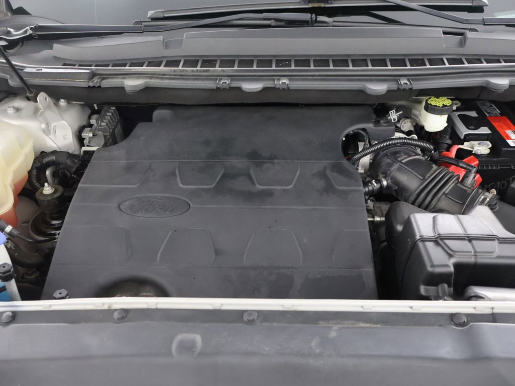 Used 2018 Ford Edge SEL image 15