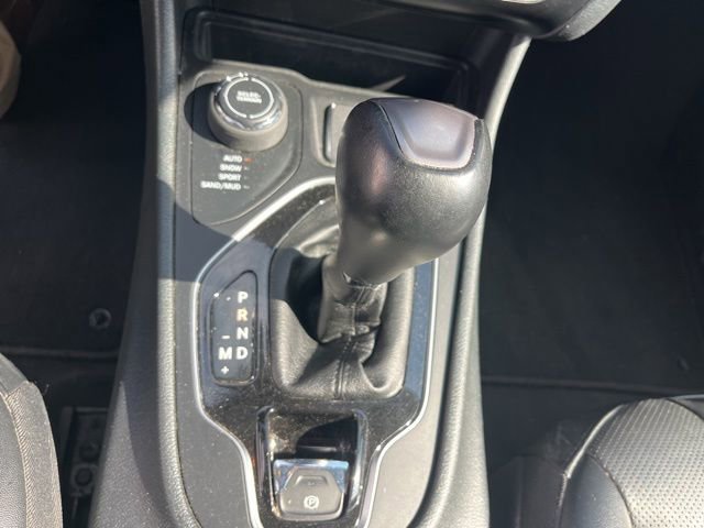 Used 2023 Jeep Cherokee Altitude Lux image 24