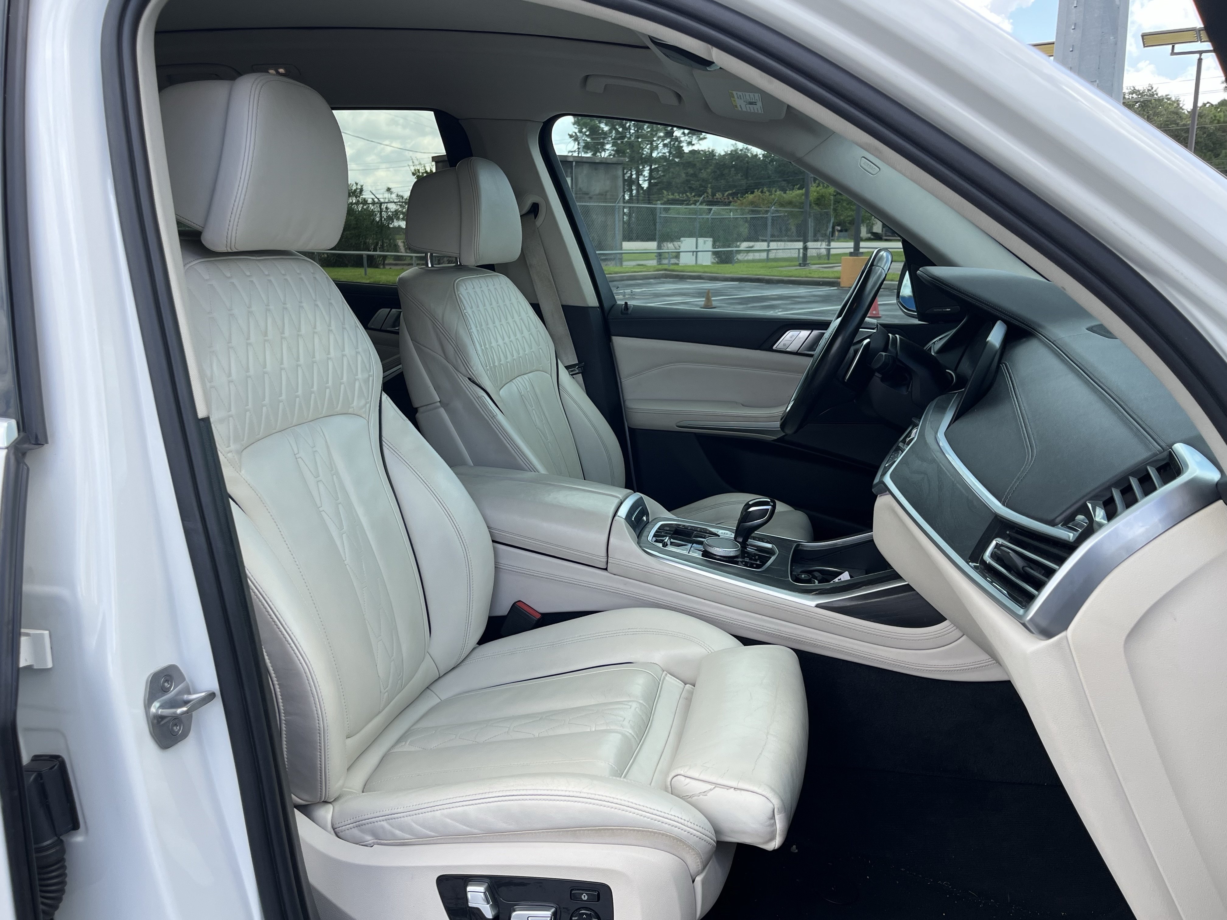 Used 2020 BMW X7 xDrive40i w/ Premium Package AWD/4WD image 35