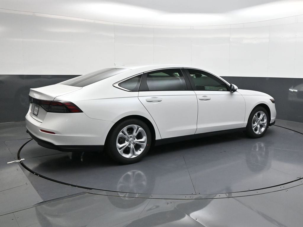 Used 2025 Honda Accord LX image 4