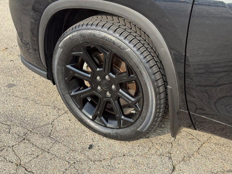 Used 2024 Toyota Highlander LE image 10