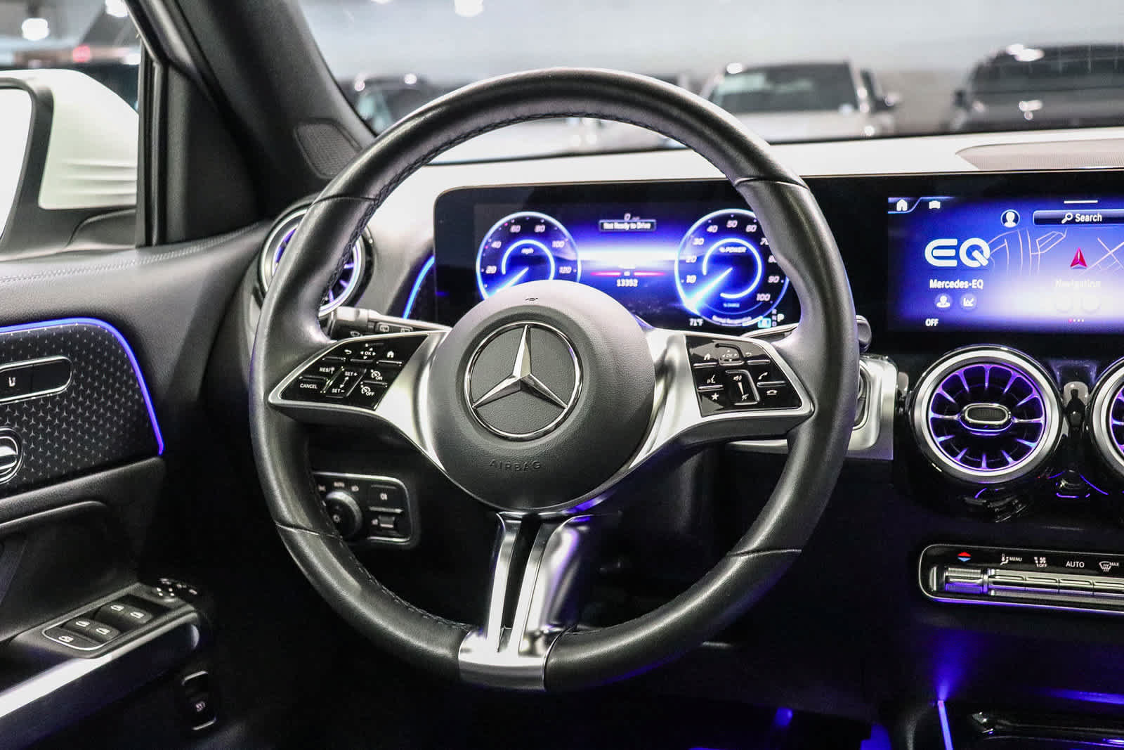 Used 2024 Mercedes-Benz EQB 250+ image 19