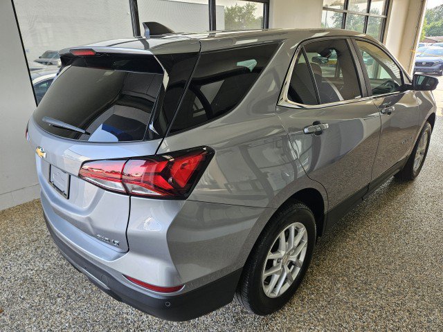 Used 2024 Chevrolet Equinox LT AWD/4WD image 2