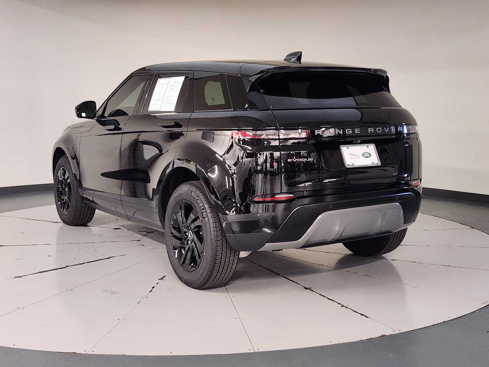 Used 2026 Land Rover Range Rover Evoque S AWD/4WD image 6