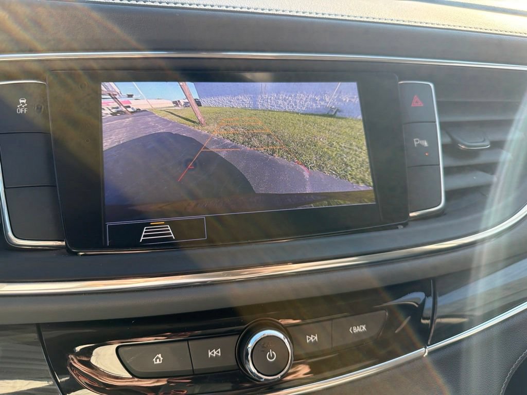 Used 2021 Buick Enclave Essence FWD image 26