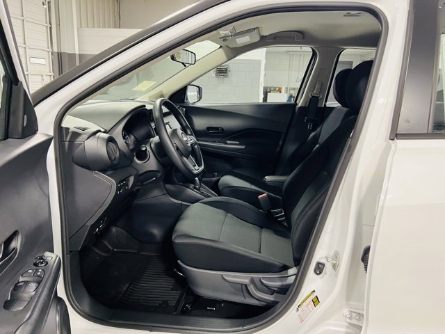 New 2025 Nissan Kicks Play S image 18