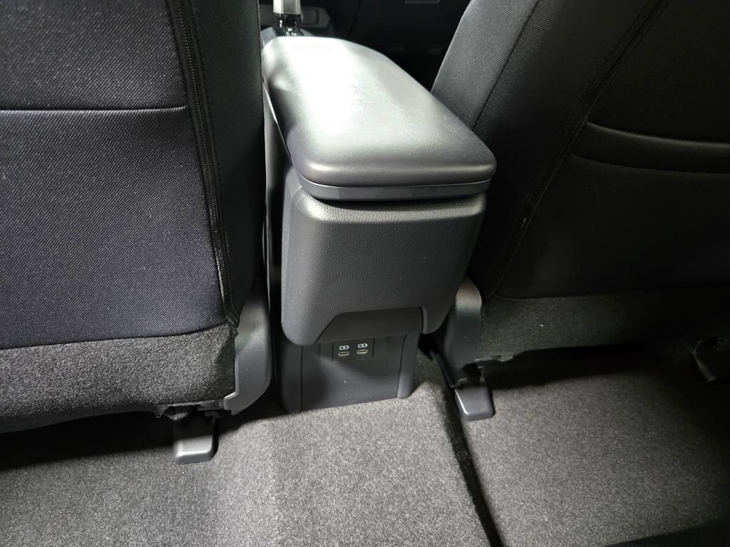 Used 2024 Toyota Prius LE AWD/4WD image 34