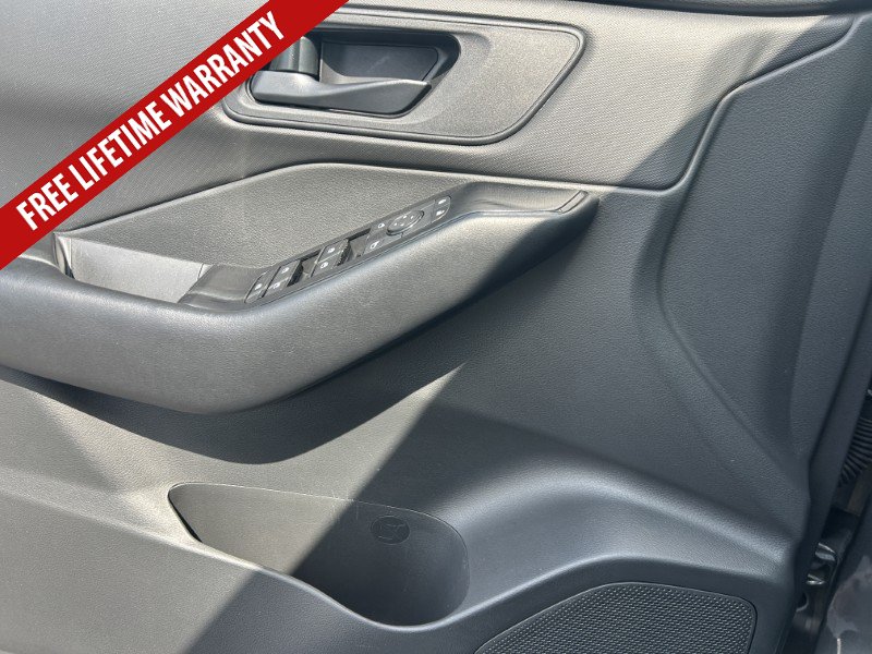 Used 2024 Nissan Rogue S AWD/4WD image 19