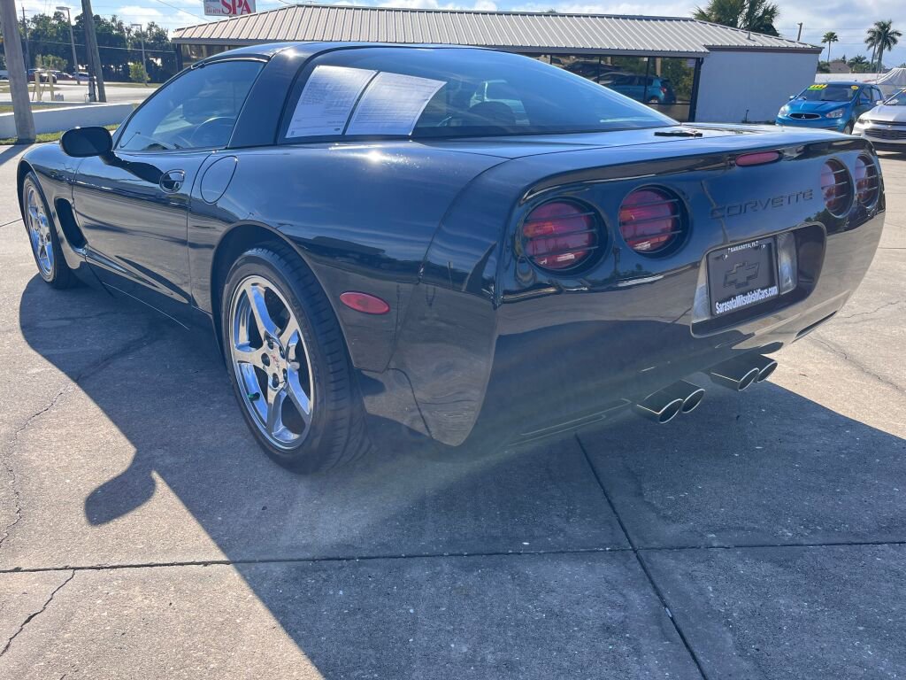 Used 1998 Chevrolet Corvette Coupe w/ Memory Pkg image 5
