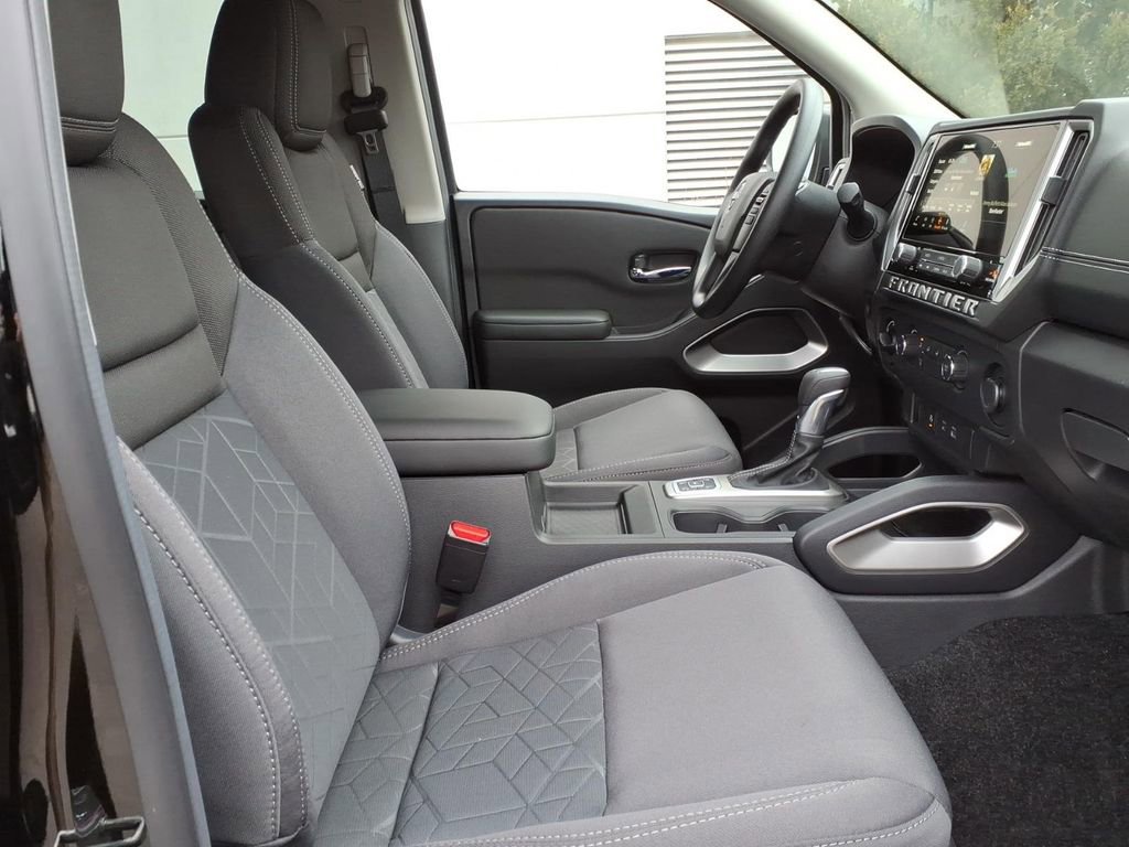 New 2026 Nissan Frontier SV w/ Tow Package AWD/4WD image 9