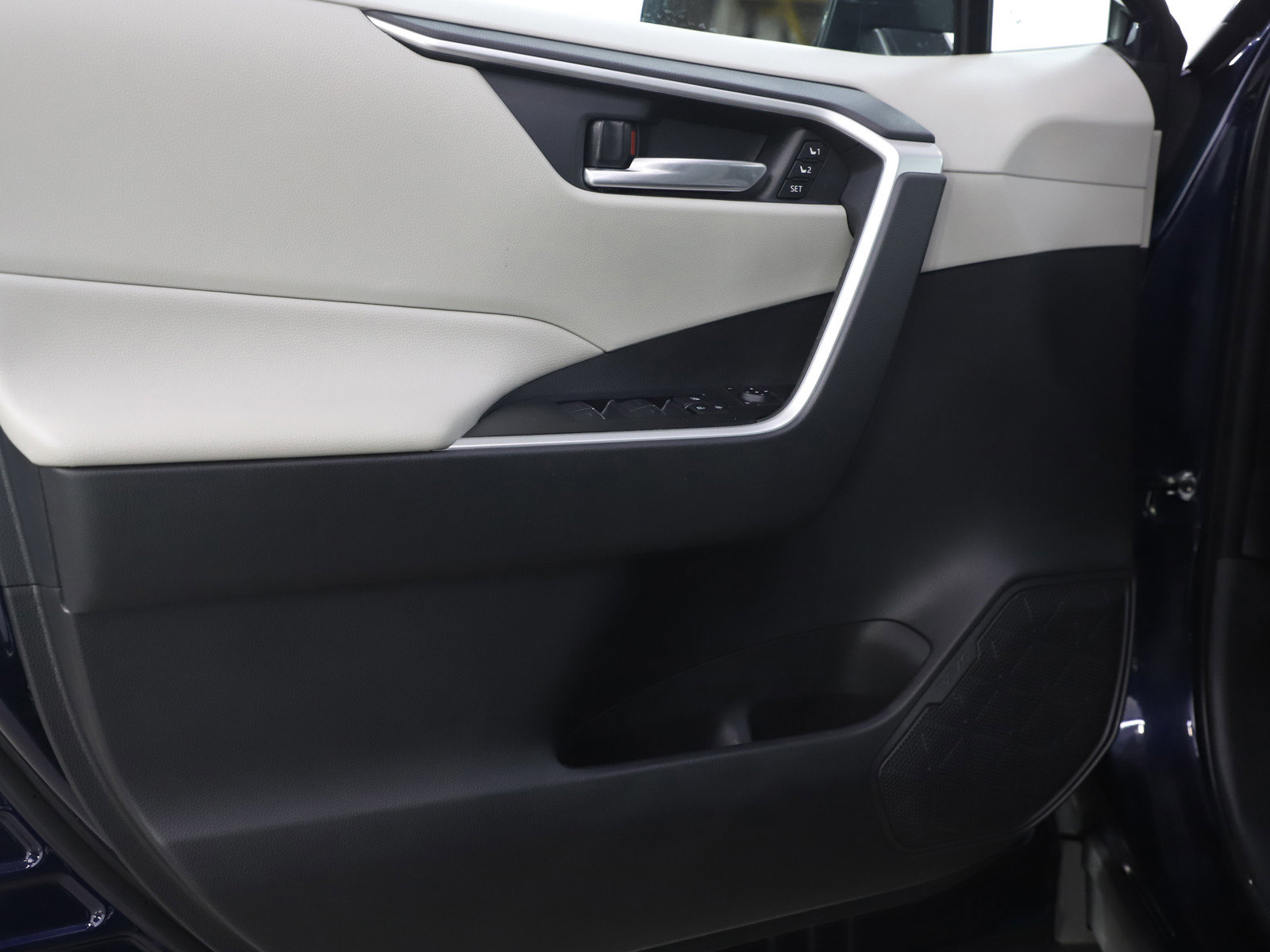 Used 2025 Toyota RAV4 XLE Premium w/ Weather Package image 19