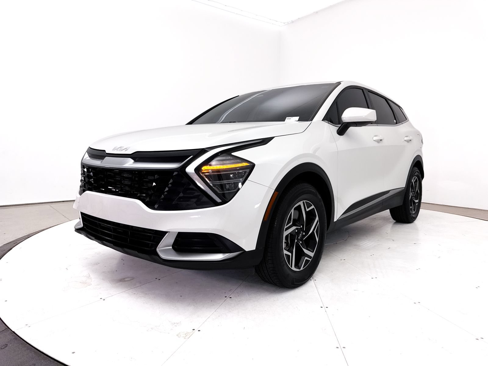Certified 2025 Kia Sportage LX FWD image 13