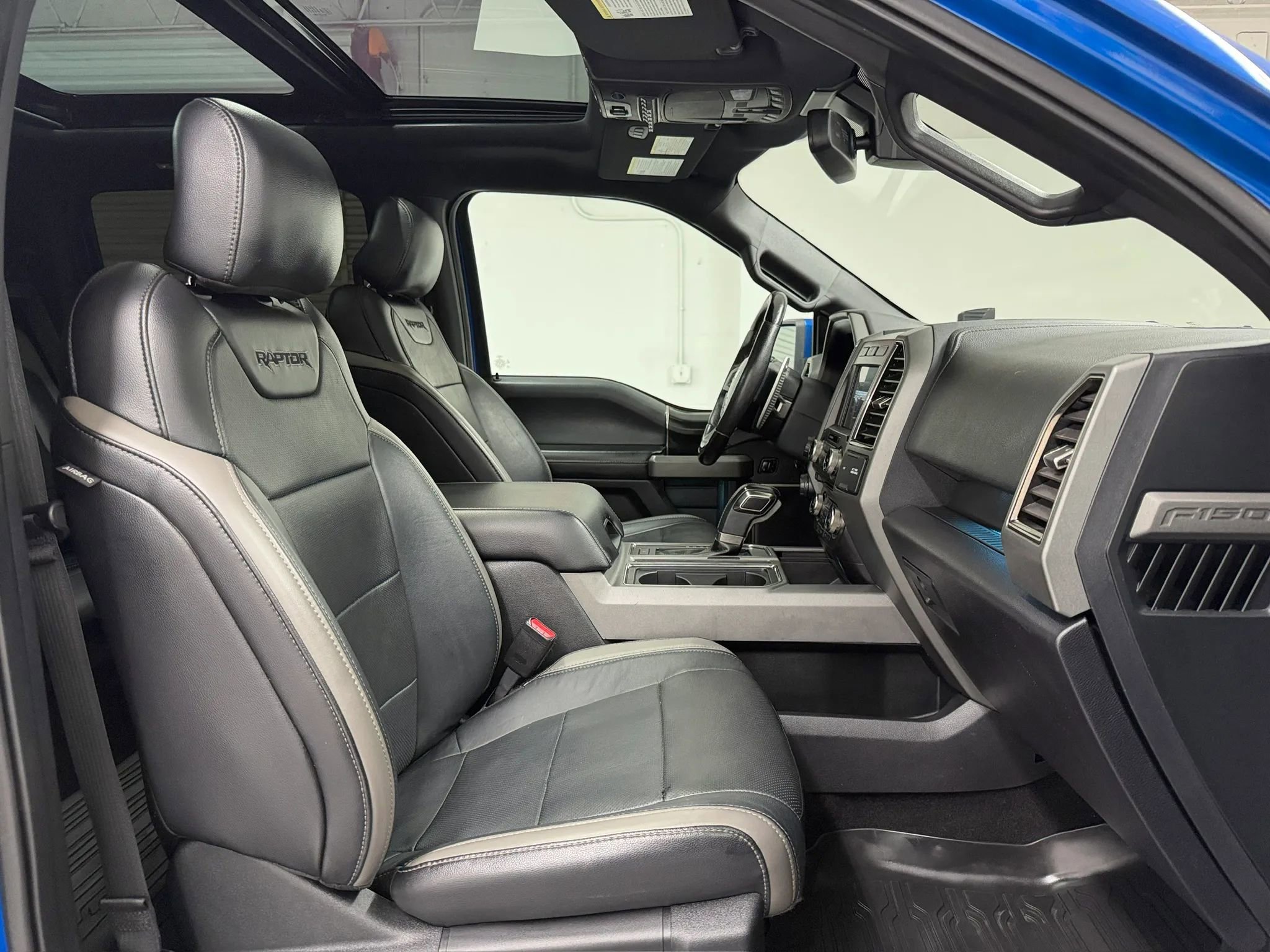 Used 2017 Ford F150 Raptor w/ Equipment Group 802A Luxury AWD/4WD image 11