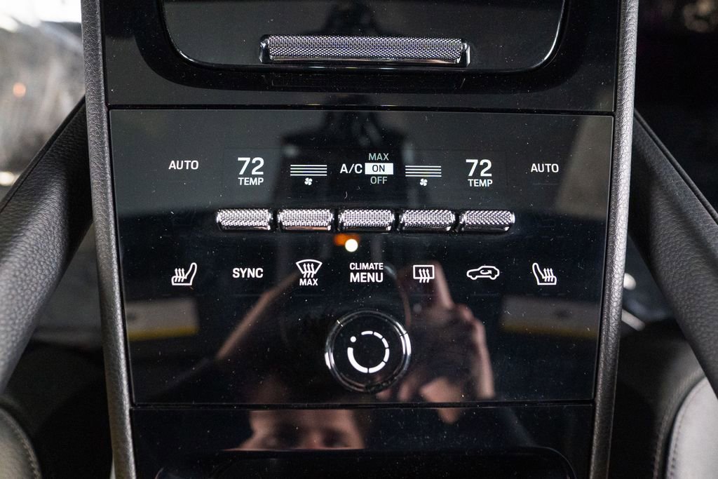 Certified 2025 Porsche Cayenne image 24