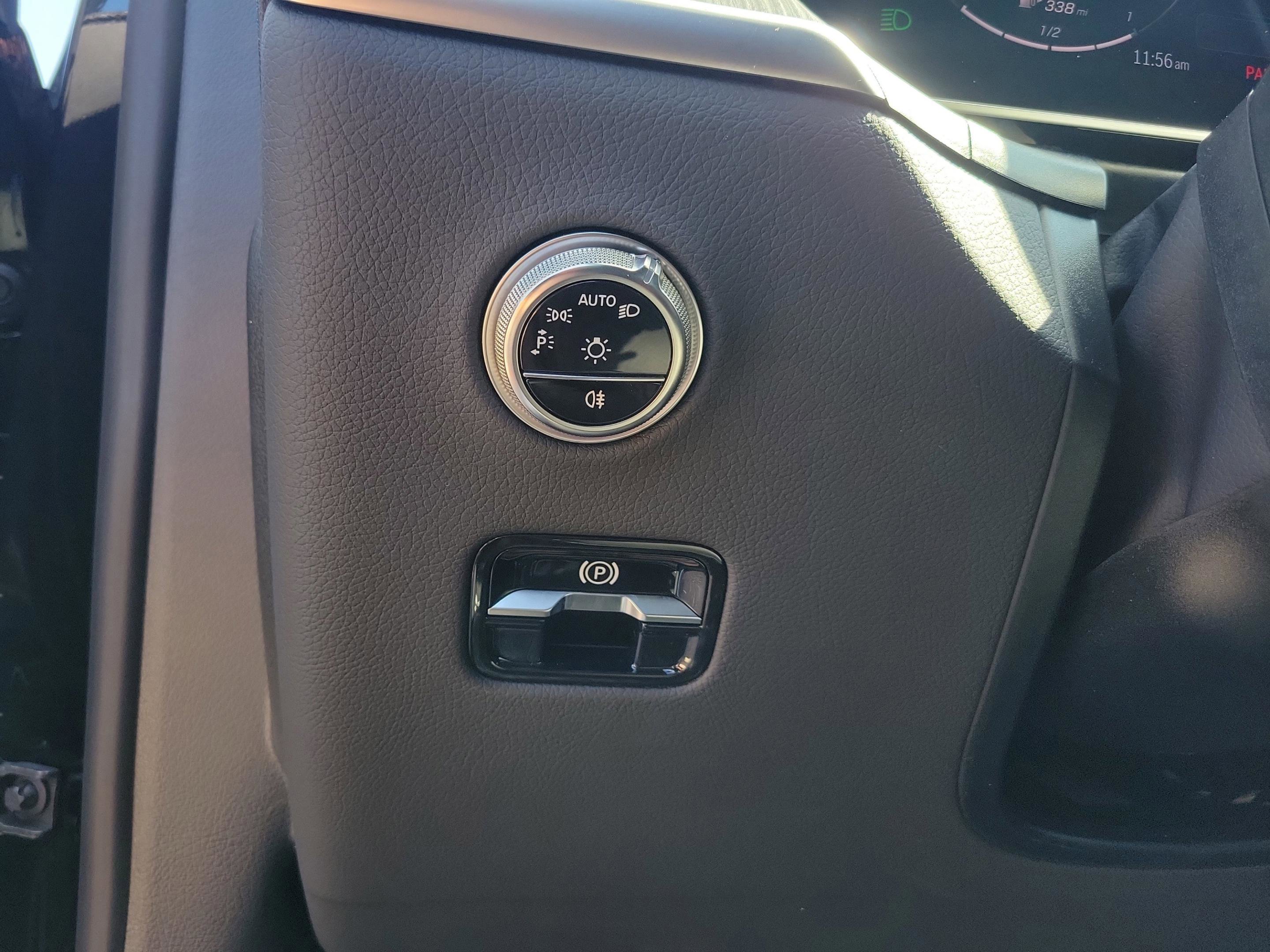 Certified 2025 Mercedes-Benz GLC 300 image 24