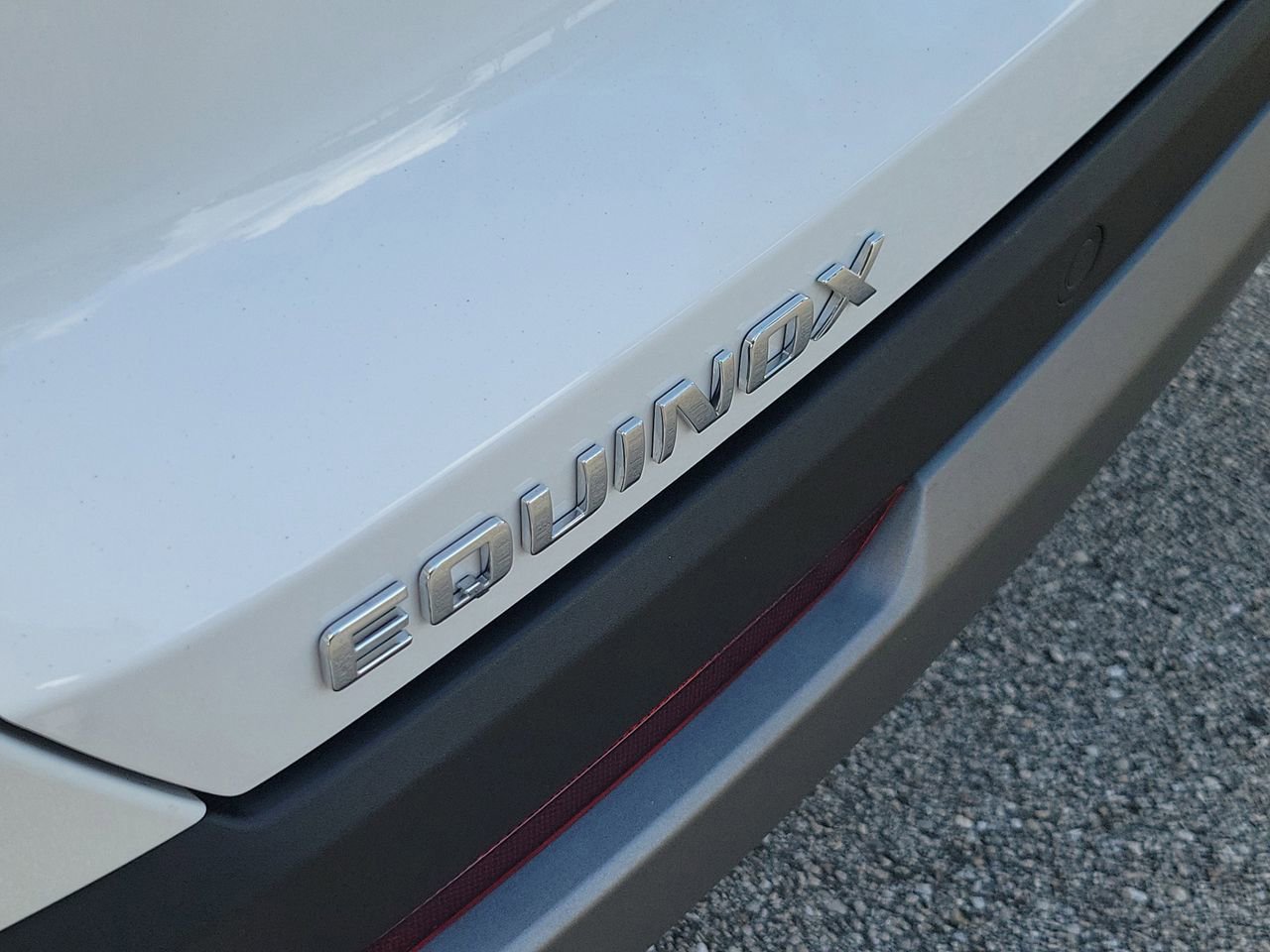 Used 2026 Chevrolet Equinox LT FWD image 6