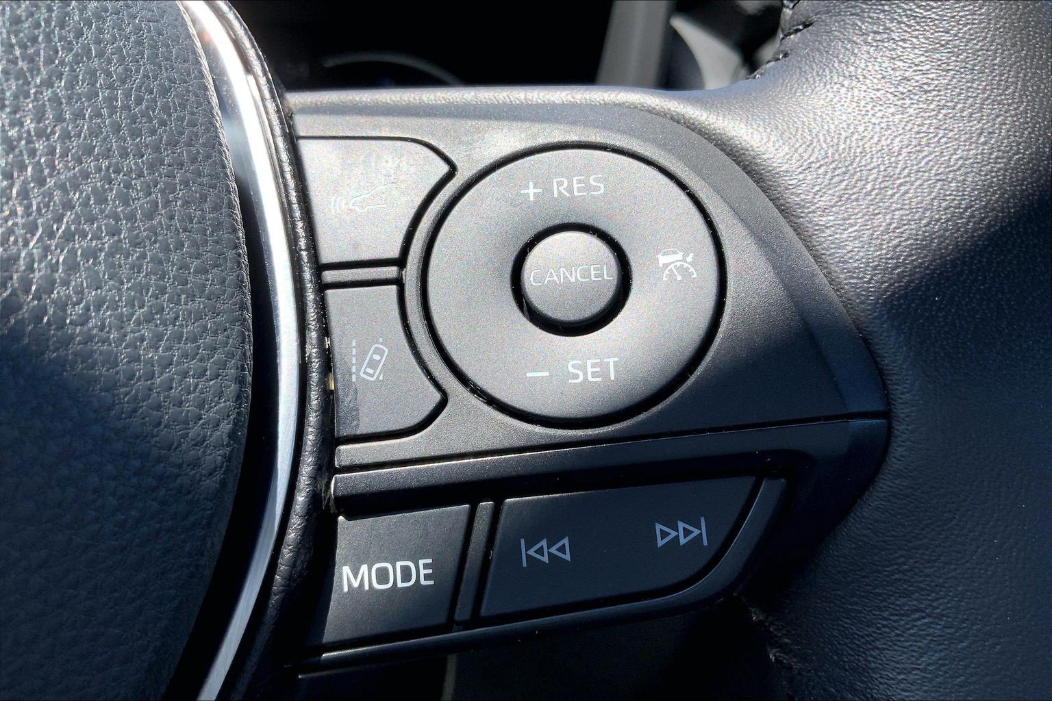 Used 2022 Toyota RAV4 XSE w/ XSE Grade Weather Package AWD/4WD image 21