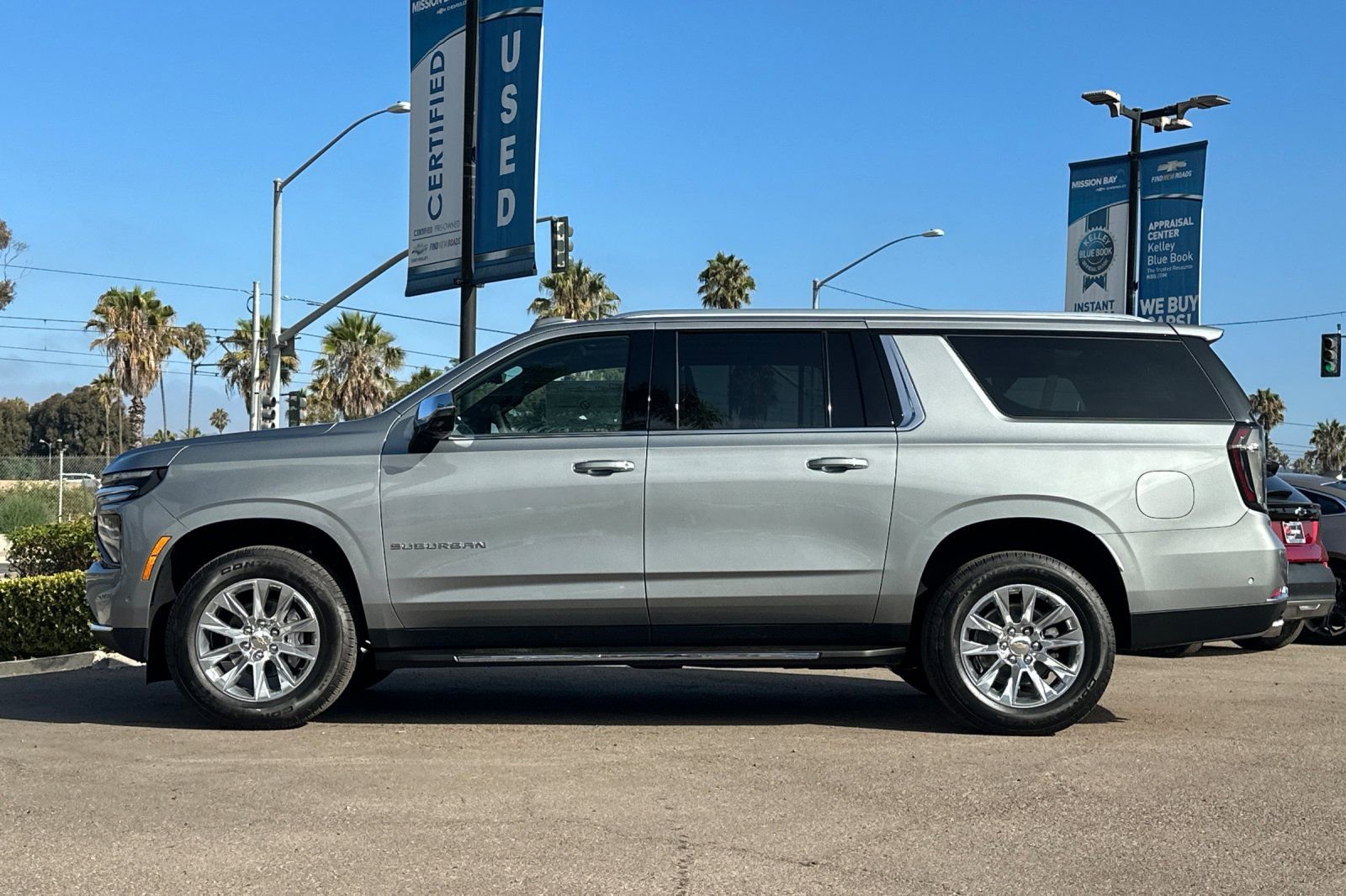 New 2025 Chevrolet Suburban Premier image 7