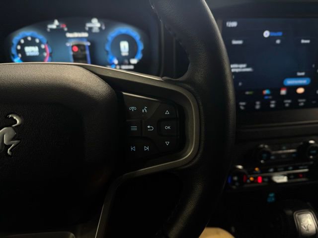 Used 2025 Ford Bronco Badlands image 29
