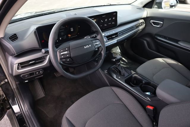 Used 2025 Kia K4 LXS image 11