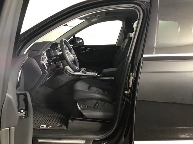Used 2023 Audi Q7 2.0T Premium w/ Convenience Package image 9