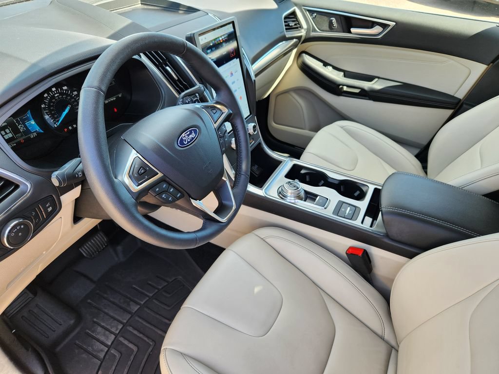 Used 2022 Ford Edge Titanium w/ Class II Trailer Tow Package AWD/4WD image 10