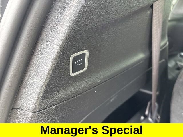 Used 2023 Chrysler Pacifica Touring FWD image 32