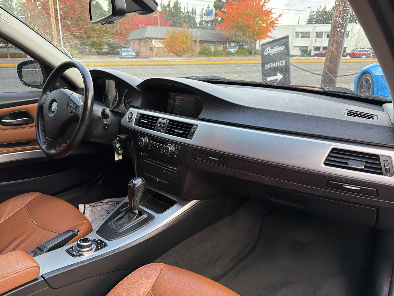 Used 2011 BMW 328i xDrive Wagon image 17