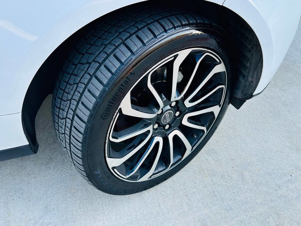 Used 2017 Land Rover Range Rover HSE image 25
