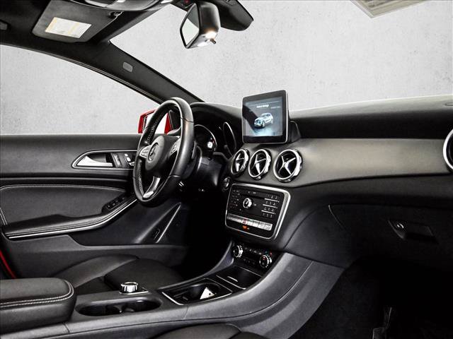Used 2018 Mercedes-Benz GLA 250 4MATIC image 23