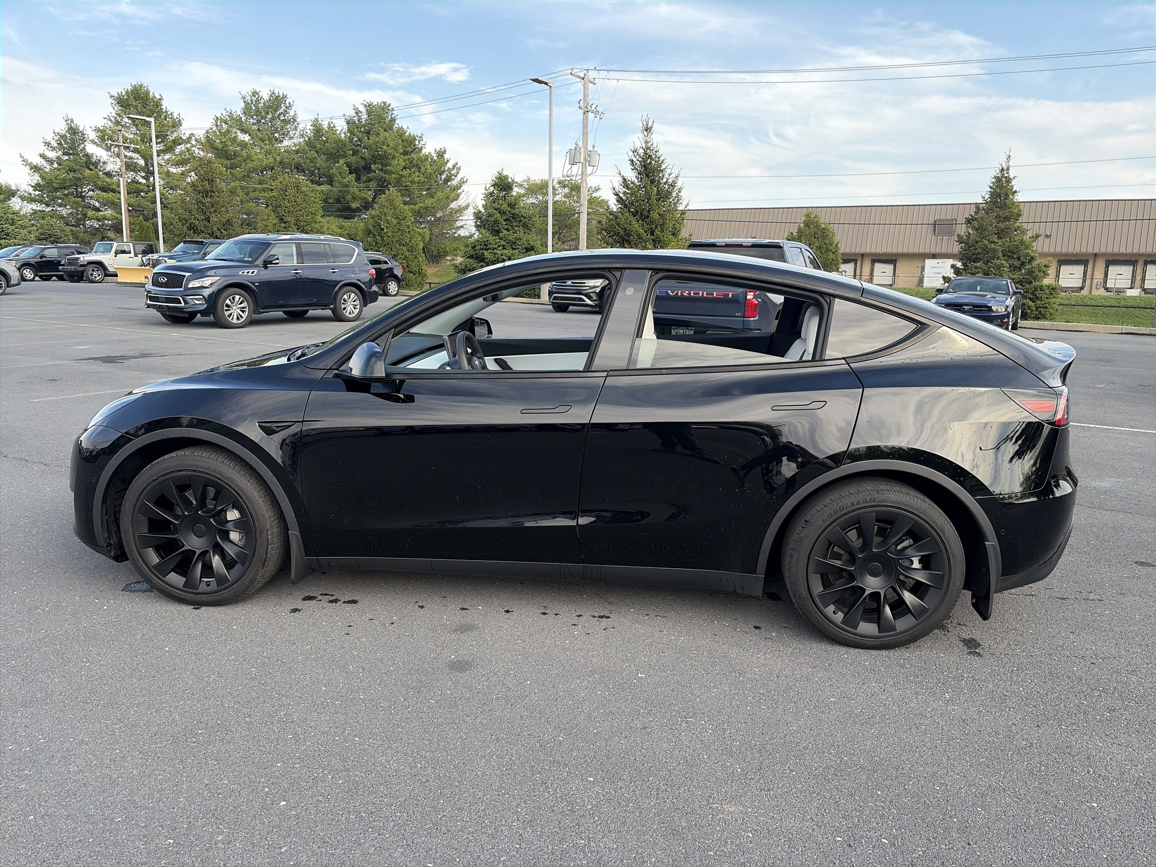 Used 2021 Tesla Model Y Long Range image 8
