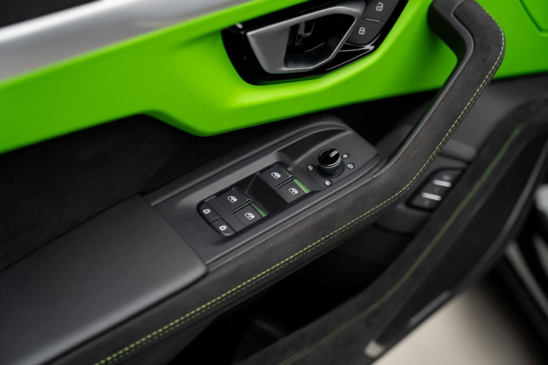 Used 2024 Lamborghini Urus S AWD/4WD image 59