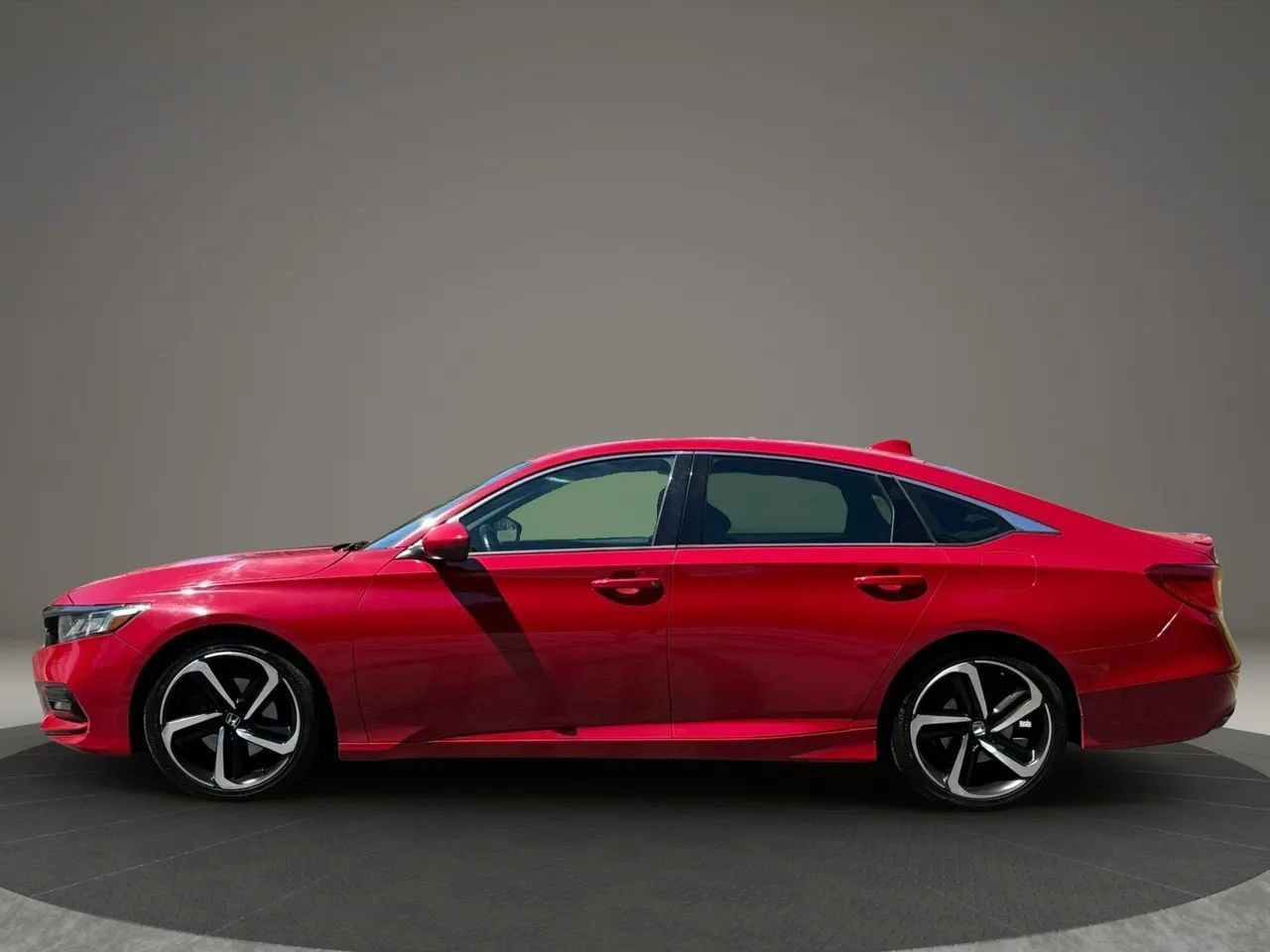 Used 2018 Honda Accord Sport image 9
