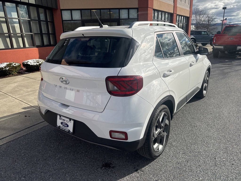 Used 2025 Hyundai Venue SEL image 7