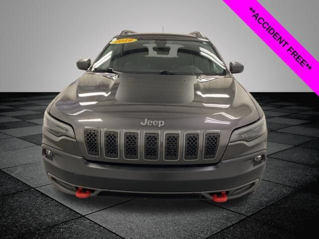 Used 2019 Jeep Cherokee Trailhawk AWD/4WD image 2