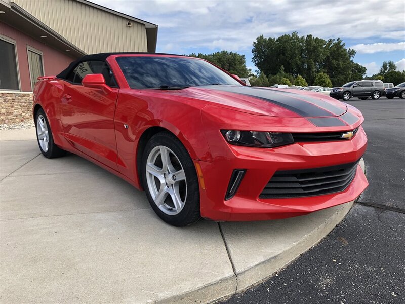Used 2018 Chevrolet Camaro LT RWD image 25