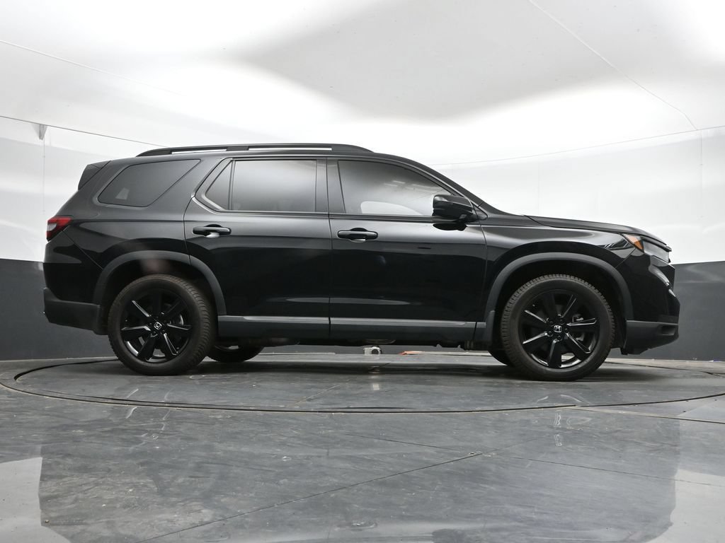 Used 2025 Honda Pilot Black Edition image 43
