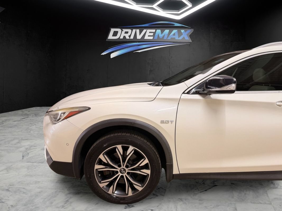 Used 2018 INFINITI QX30 Premium w/ Navigation Package AWD/4WD image 9