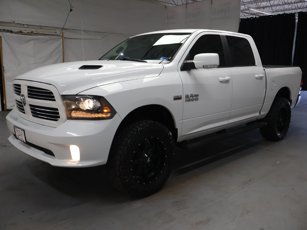 Used 2017 RAM 1500 Sport w/ Convenience Group AWD/4WD image 3